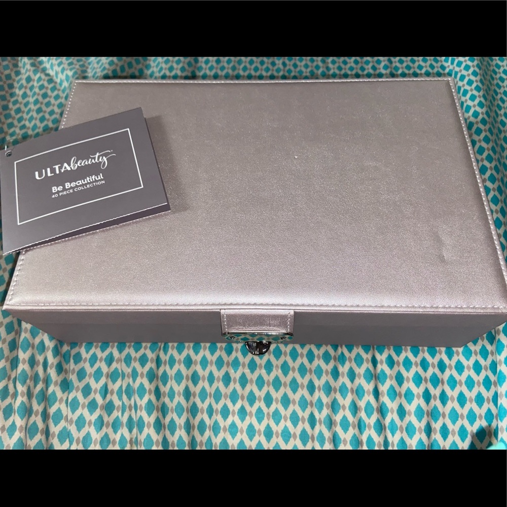 Ulta Beauty Be Beautiful 40 Piece Collection Bag